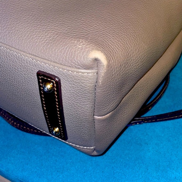 Dooney & Bourke Women’s Handbag - Picture 6 of 9